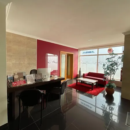 Hebe Peniche Otel Atouguia Da Baleia