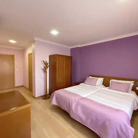 Hebe Peniche Otel Atouguia Da Baleia